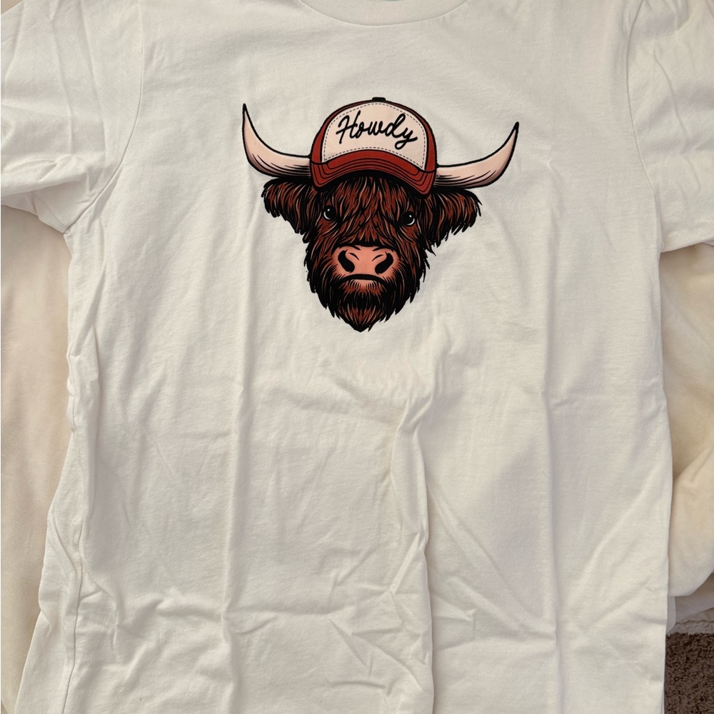 Howdy Highland cow t-shirt